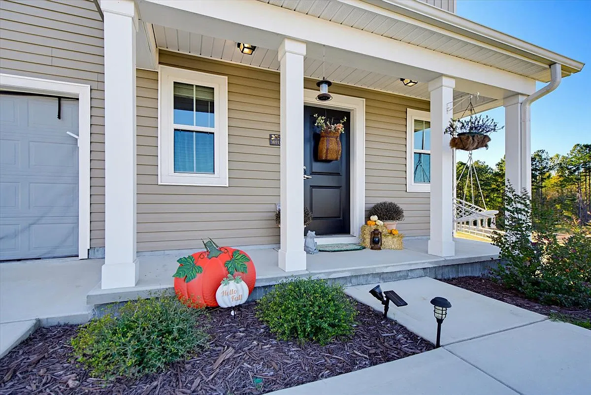 4 bed, 2.5 bath, 1925 sqft, $2,550 — Photo 4