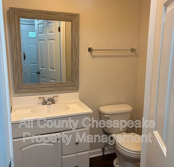 820 Comer Sq — Photo 2