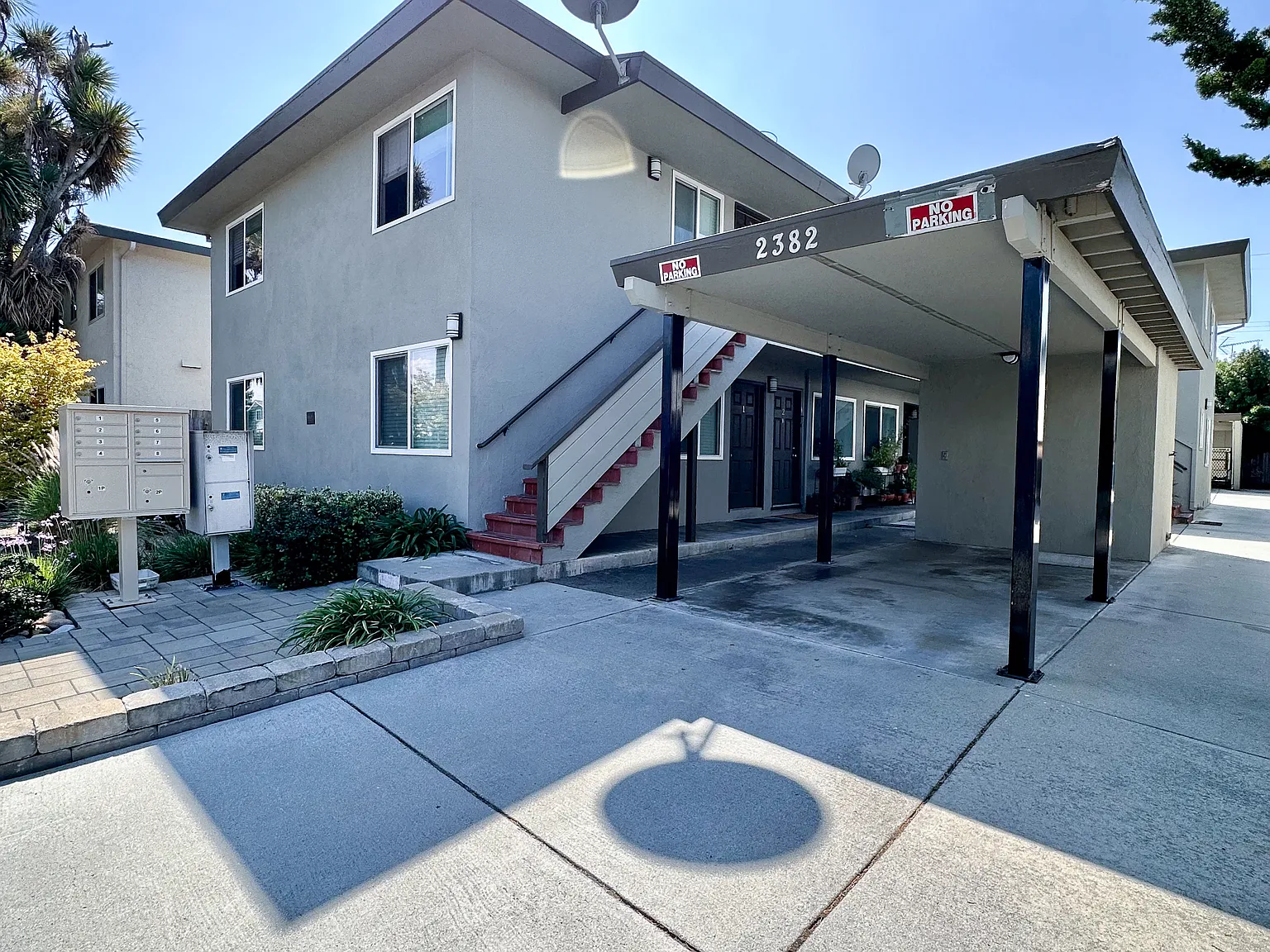 Sutter Avenue Apartments — Photo 3