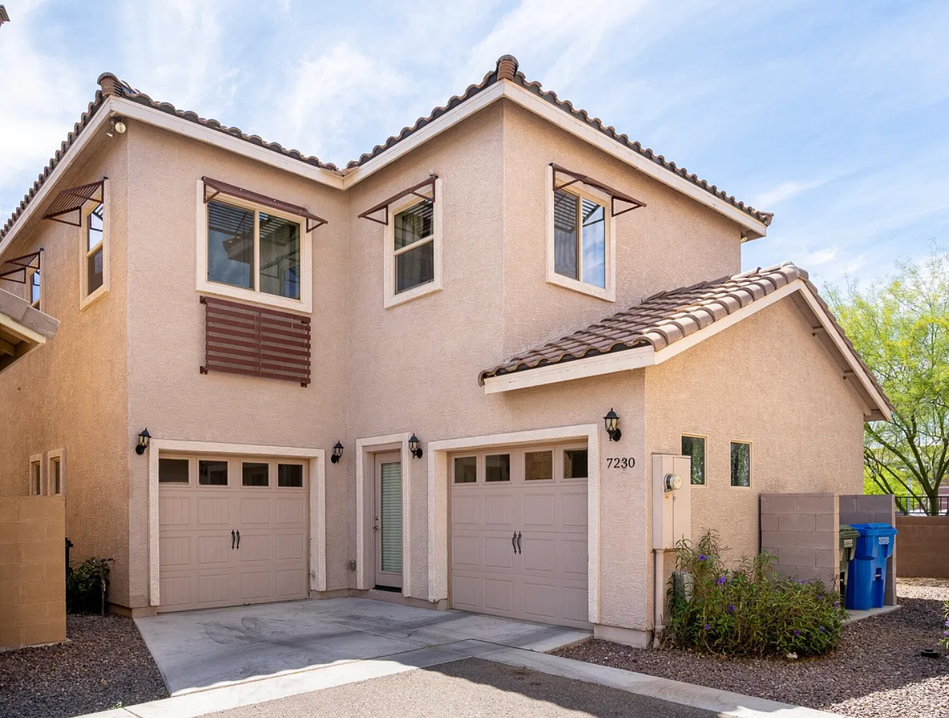 4 bed, 2.5 bath, 2298 sqft, $2,400 — Photo 2
