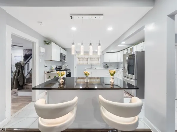 61 Keer Ave, Newark City, NJ 07112
