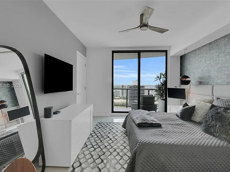 100 E Las Olas Blvd #2802 — Photo 9