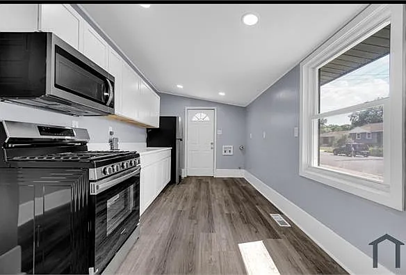 3 bed, $1,825 — Photo 4
