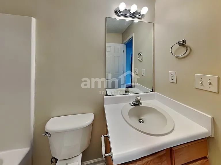 291 Beckenham Ln — Photo 16