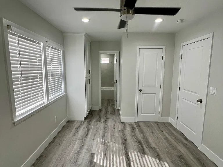 6061 Fishburn Ave #C — Photo 2
