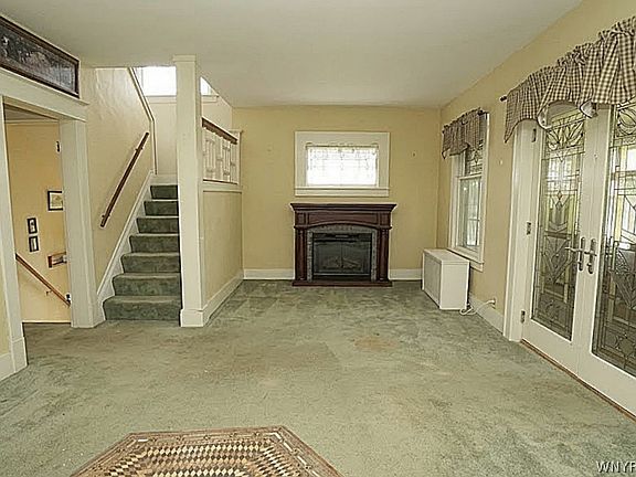 5th image of 305 Norwalk Ave