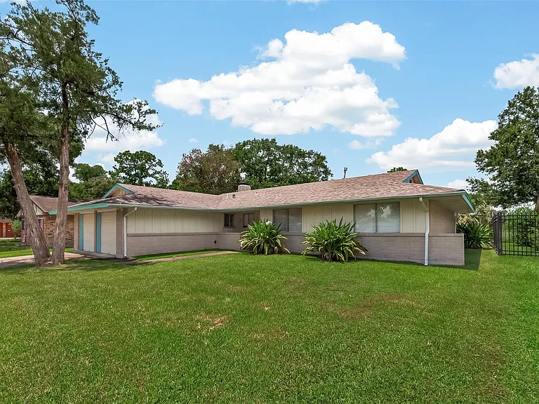 1715 Ramada Dr — Photo 4