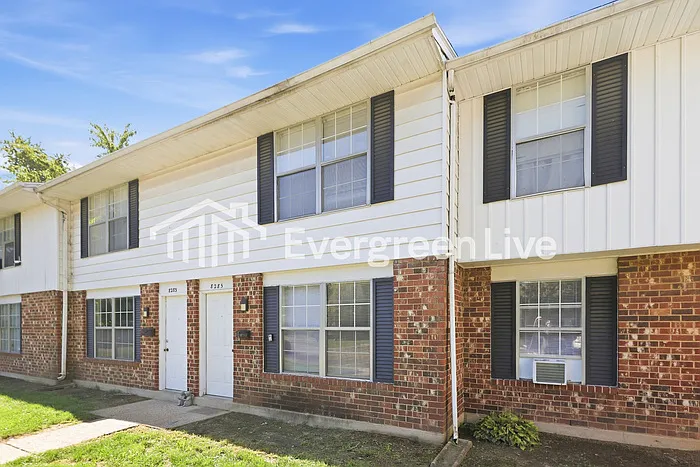 2 bed, 1.5 bath, 1094 sqft, $945 — Photo 2