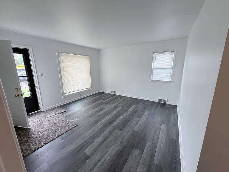 8267 Paige Ave — Photo 10
