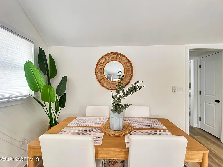 110 Curtis Pl — Photo 5