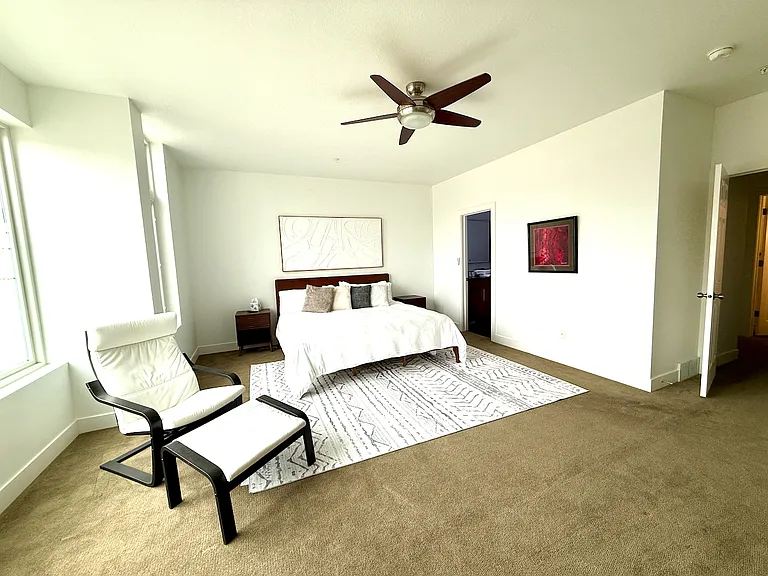 676 E Markea Ave — Photo 3