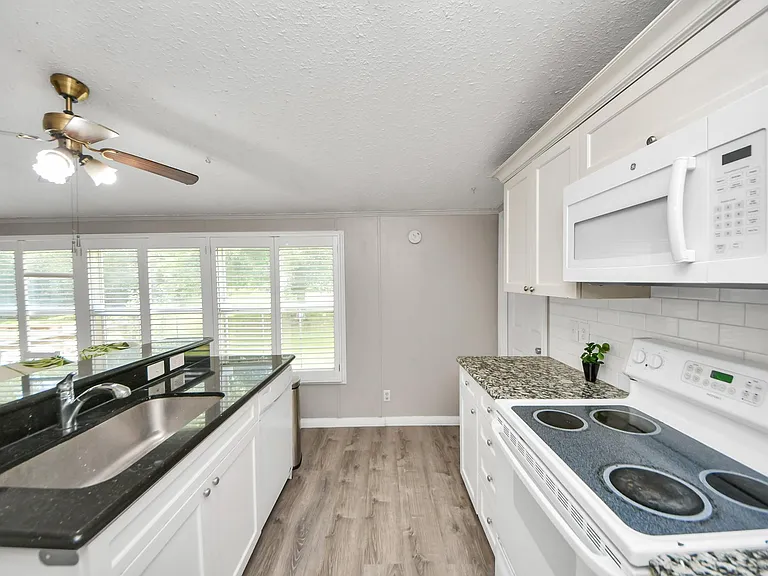 18303 James Rd — Photo 21