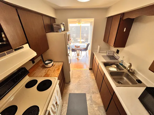 2118 Red Arrow Trl, Madison, WI