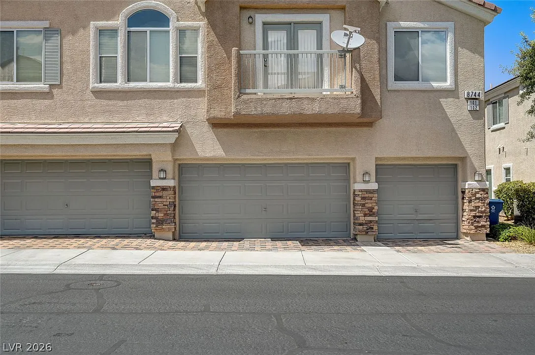 3 bed, 2.5 bath, 1332 sqft, $1,850 — Photo 4