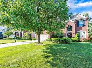 1305 Callaway Ct, Howell, MI 48843