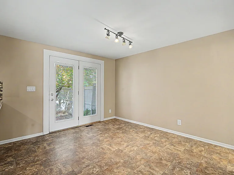1406 Old Town Ct — Photo 20