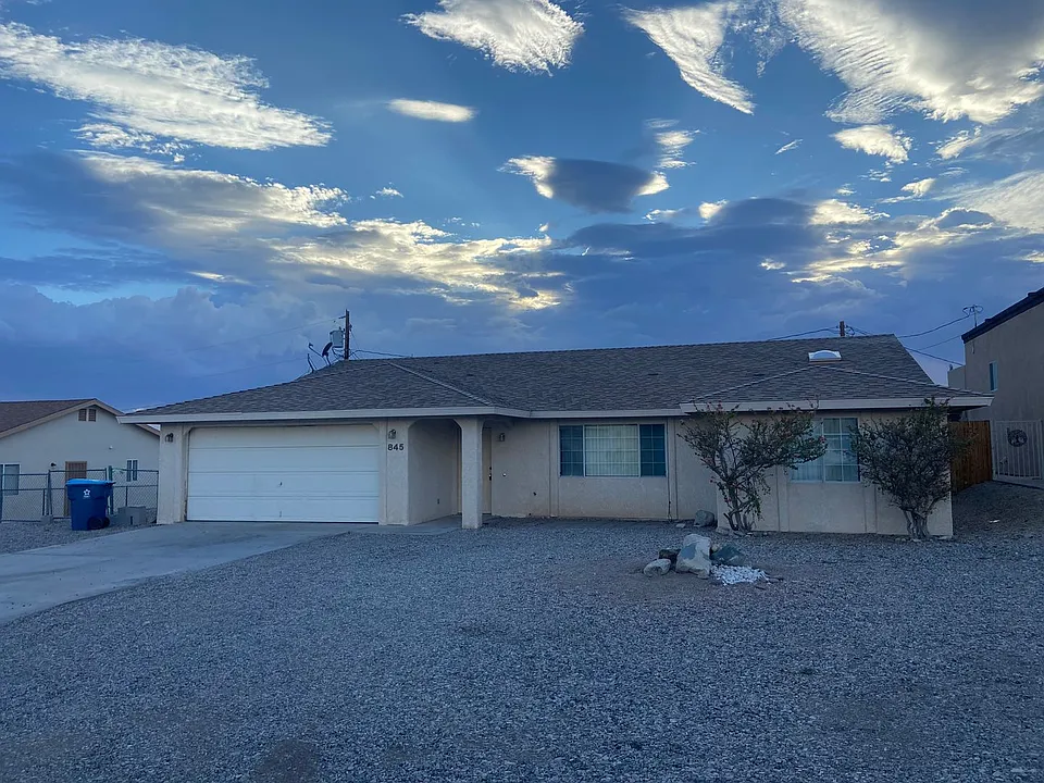 845 Fern Ln