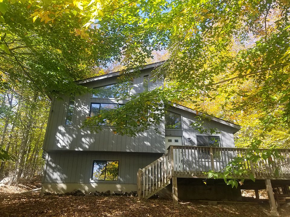 1st image of 2560 Waterfront Dr