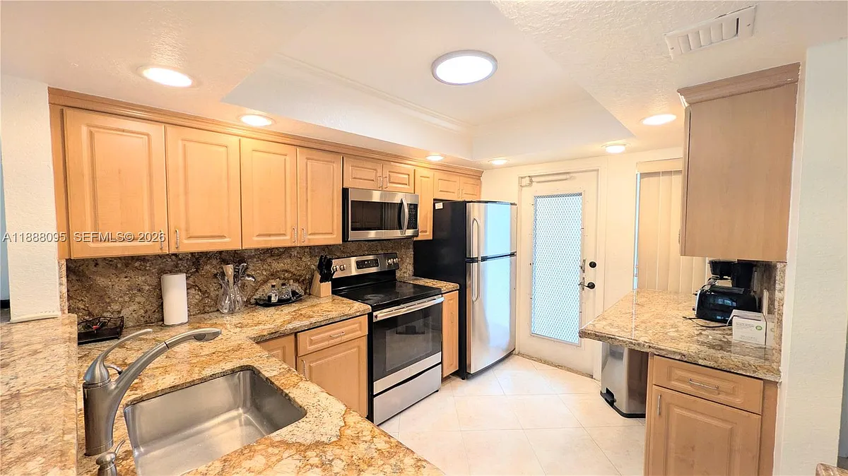 Building Photo - 3090 N Course Dr #304