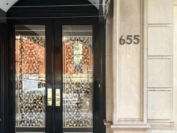 655 Park Avenue image 13 of 13