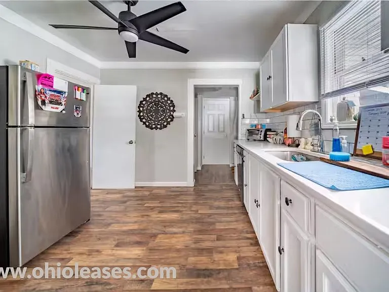 3777 Irving Park Ave — Photo 10