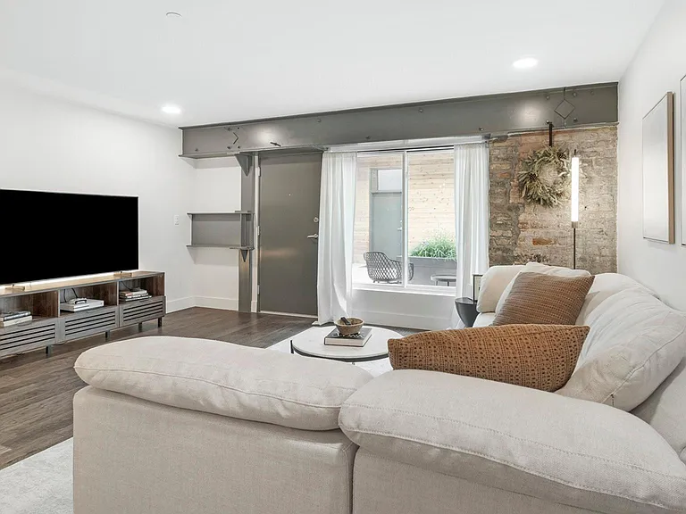 1801 2nd Ave #202 — Photo 3