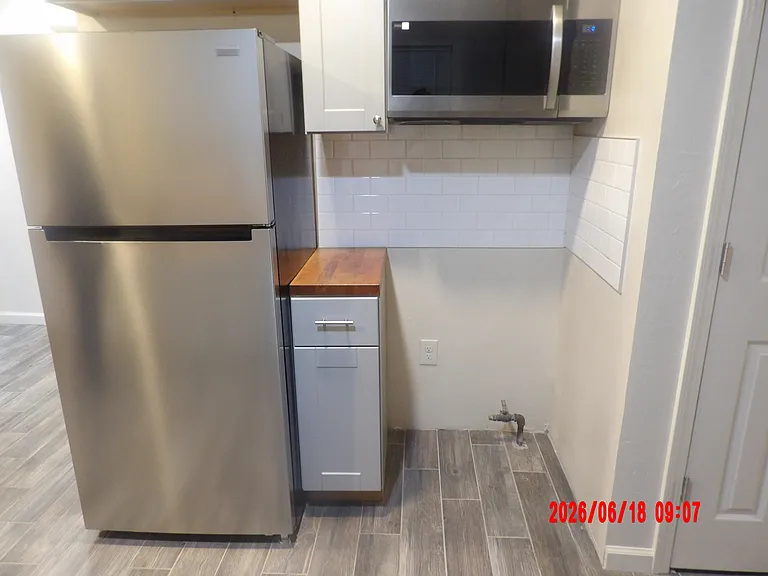 1716 N Jordan Ave — Photo 6