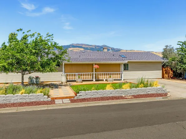 351 Oxford St, Ashland, OR 97520