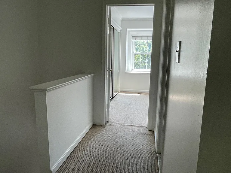 510 S Veitch St — Photo 6