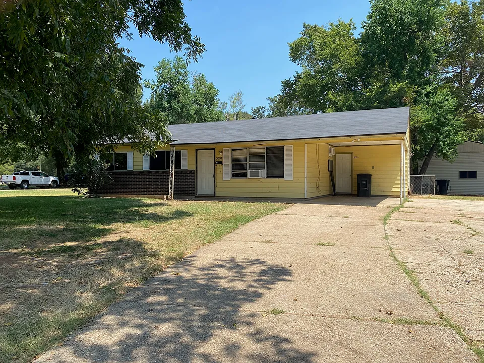 3001 Norman Pl