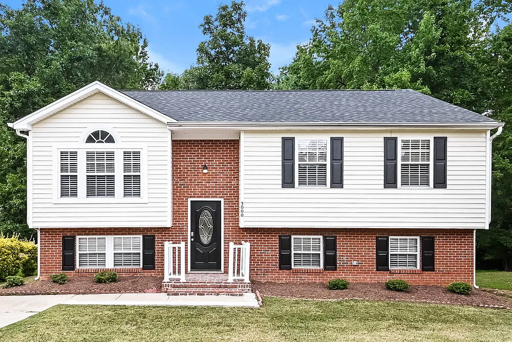 4 bed, 3.0 bath, 2068 sqft, $2,615 — Photo 1