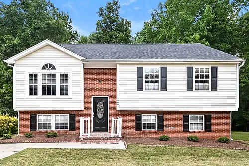 3000 Basswood Dr Photo 1