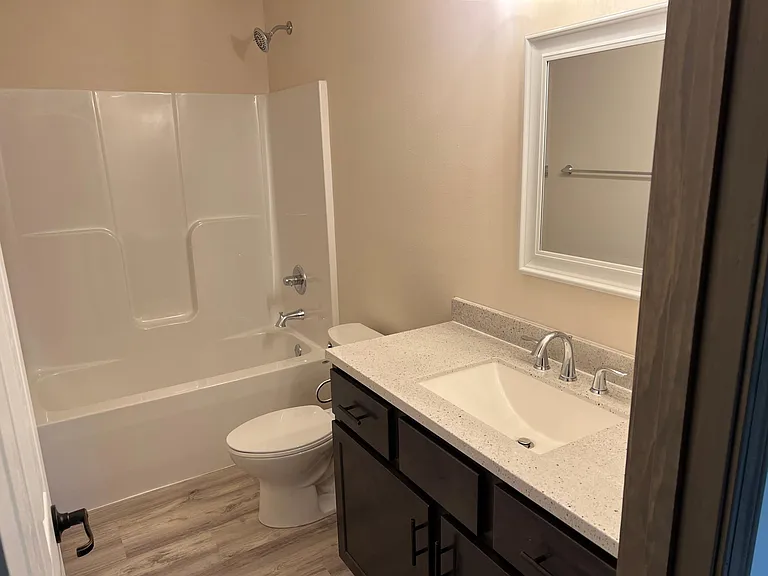 406 E Main St — Photo 11