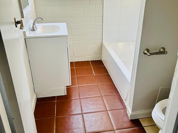 4th image of 2575 Sherwood St #12