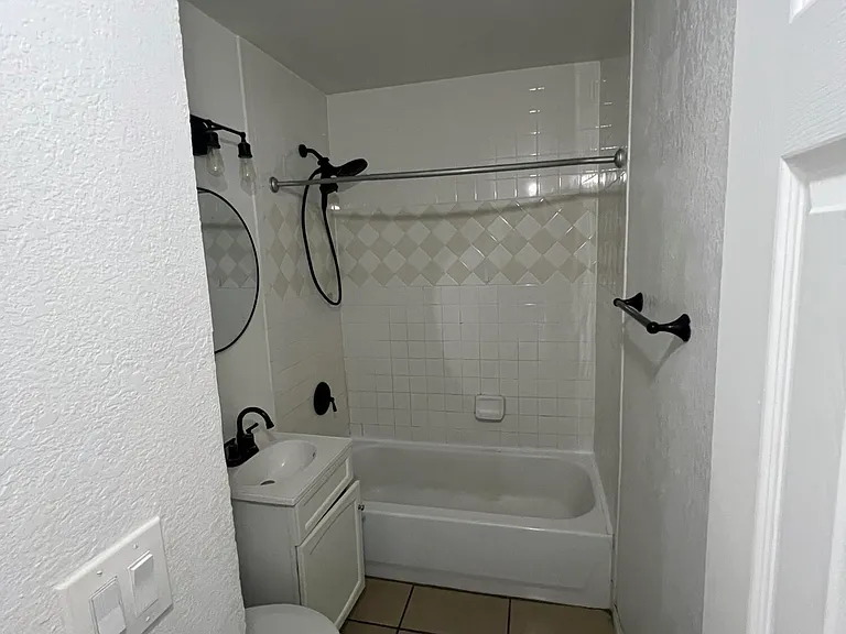 8609 Mercury St #B — Photo 14