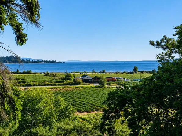5242 Station Rd, Surrey, BC V3X 3C4