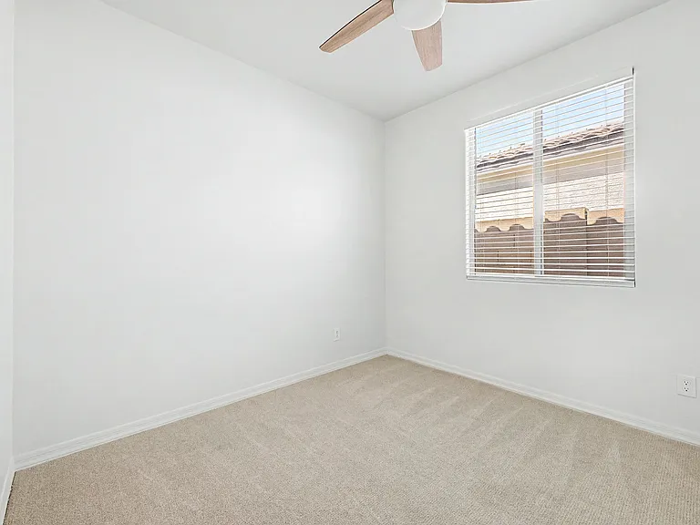 741 E Liberty Ln — Photo 20