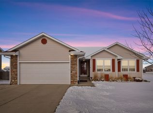 100 Tailfeather Dr NW, Bondurant, IA 50035