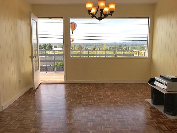 Formal Dining Room with view of park