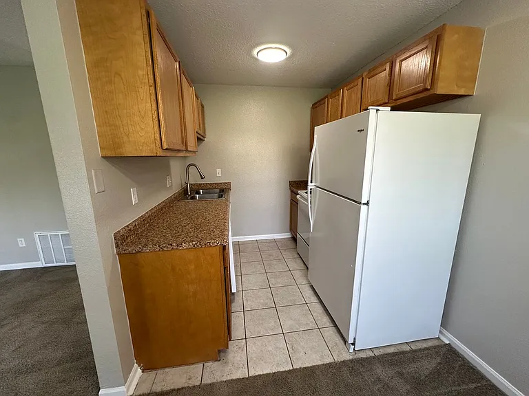 Coral Club Apartments — Photo 43