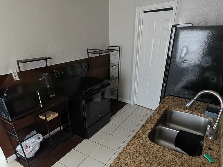 994 Coconut Cir W — Photo 13