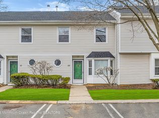 122 La Rue Ln #122, East Brunswick, NJ 08816