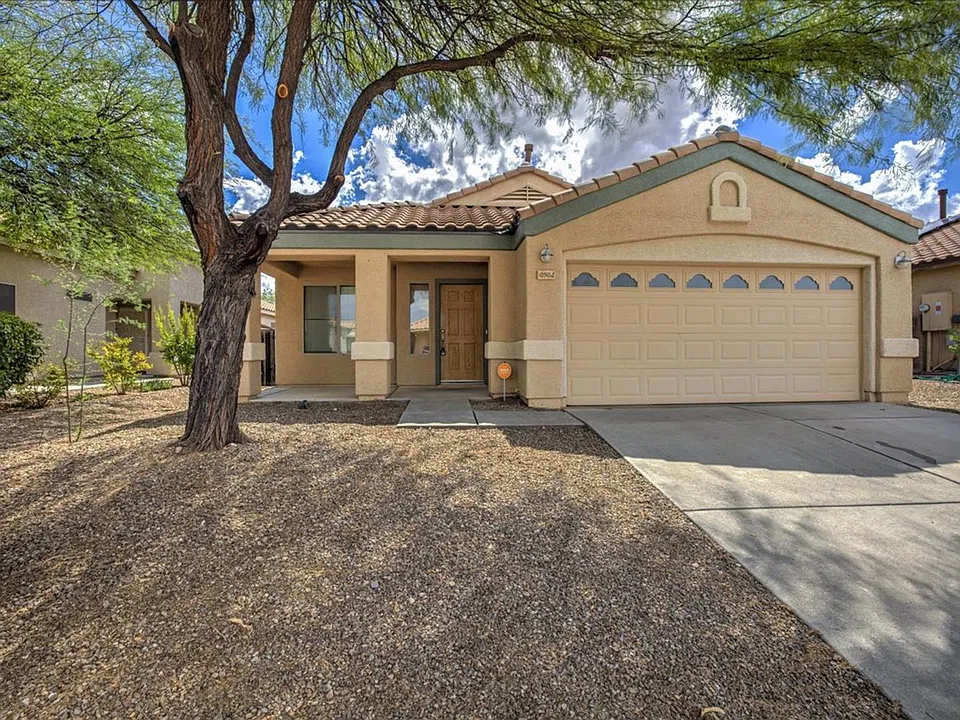 10504 E Feltleaf Willow Trl