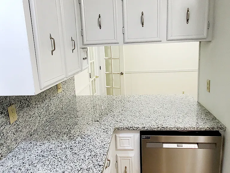 89 Spring Grove Dr — Photo 34
