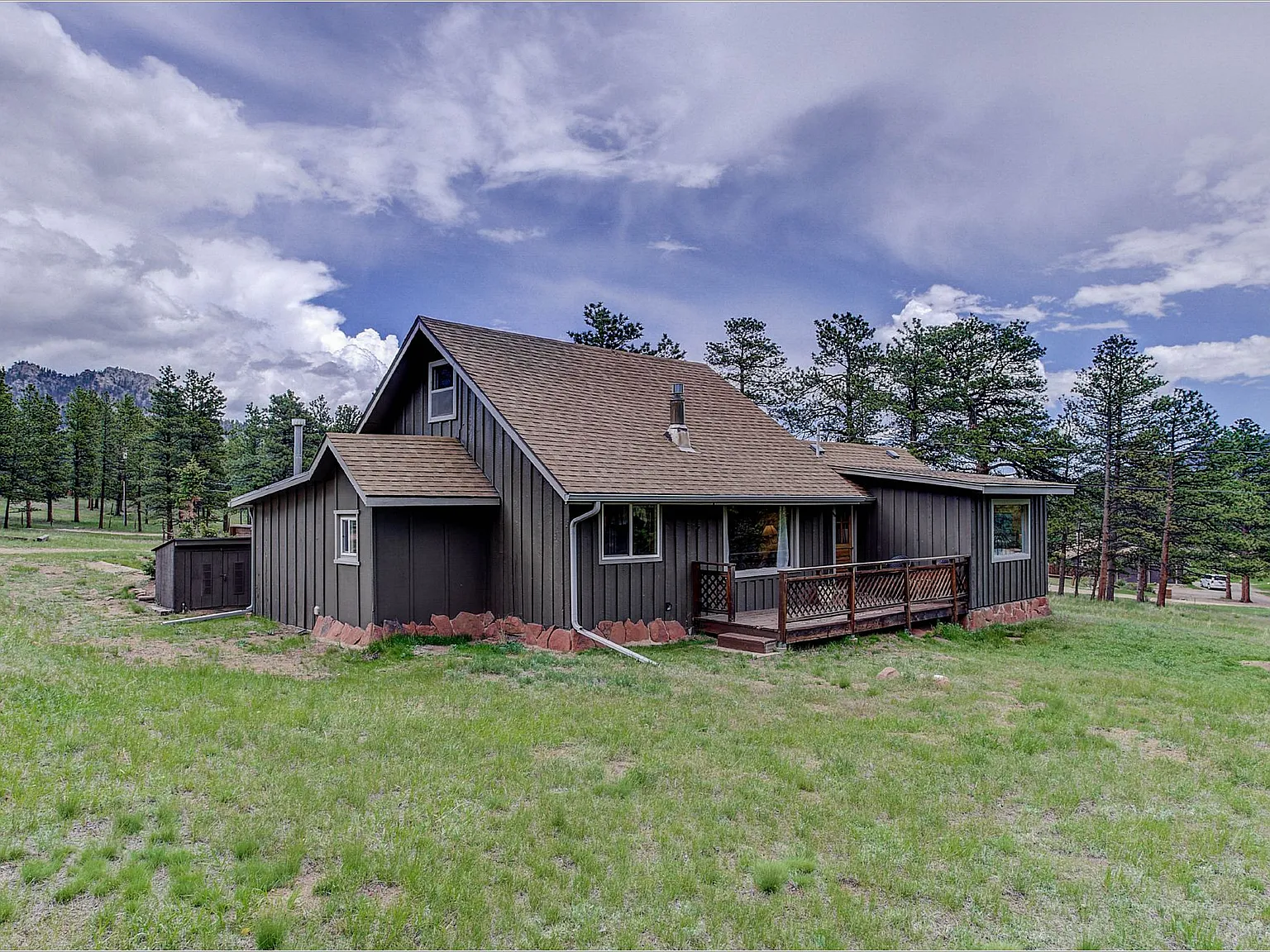3 bed, 1699 sqft, $2,300 — Photo 1