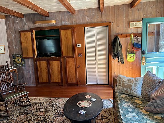 4th image of 344 Depot Rd #1