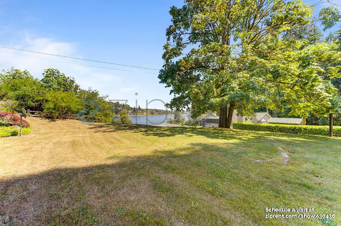 3 bed, 2.5 bath, 2616 sqft, $2,800 — Photo 3