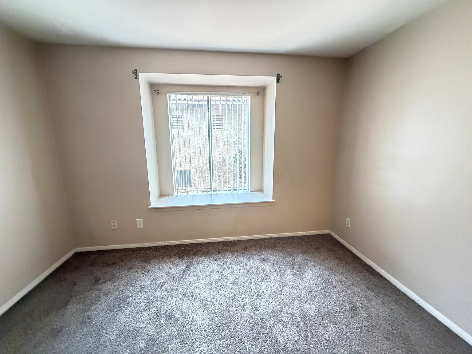 1 bed, 1.0 bath, 593 sqft, $1,195 — Photo 2
