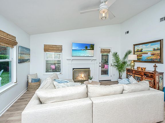 5th image of 1382 W Point Dr