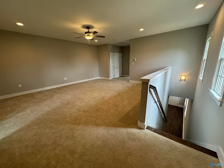 194 Kearny St — Photo 18
